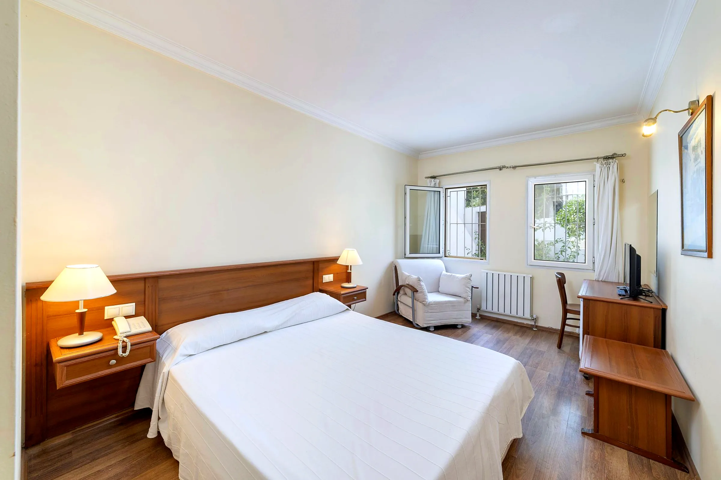 Standard-Doppelzimmer mit Poolblick im Zentrum von Bodrum